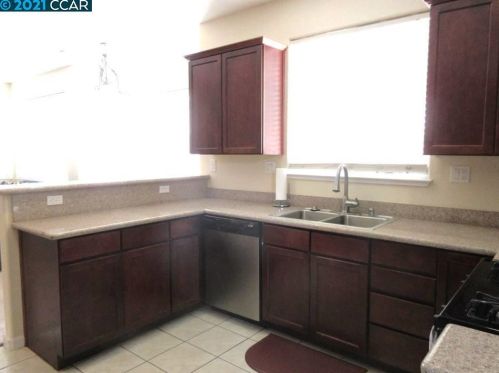 1337 Yosemite Cir, Oakley CA  94561-5205 exterior