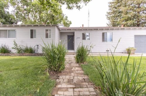 1640 Gulfstream Dr, Modesto CA  95350-2701 exterior