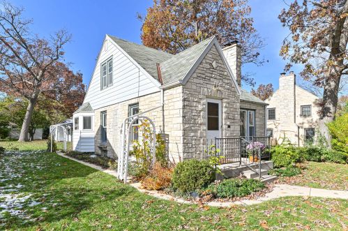 3387 Princeton Ave, Milwaukee, WI 53215-4111