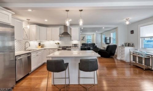 845 Vosseller Ave, Martinsville NJ  08836-2387 exterior