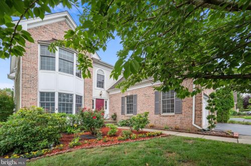 38 Lockwood Dr, Princeton NJ  08540-6123 exterior