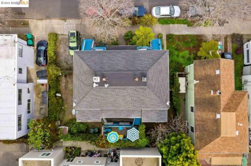 4327 Essex St, Oakland CA 94608-1216 exterior