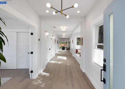 5926 Dover St, Oakland CA  94609-1426 exterior