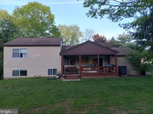 13587 Curran Dr, Cross Roads PA  17322-8373 exterior