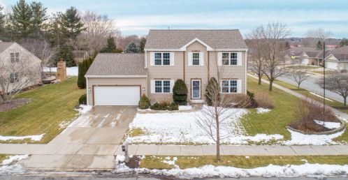 527 Violet Ave, Hartford, WI 53027-1087