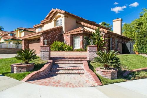 27803 Zion Ct, Santa Clarita, CA 91384-3704
