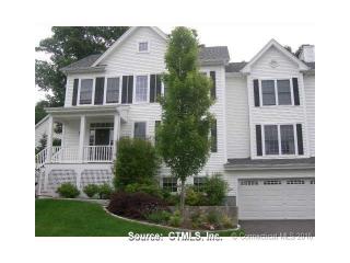 4 Independence Cir, Southbury, CT 06488-3001