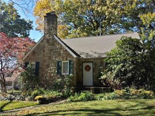 354 Highland Ave, Wadsworth, OH 44281-2160