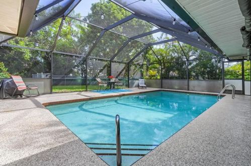 811 34th St, Cape Coral, FL 33904-4922