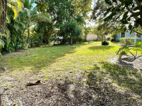 1011 4th Pl, Cape Coral FL  33990-1521 exterior