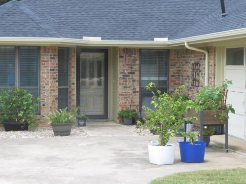 5029 Creekwood Dr, Lewisville TX  75028-1914 exterior