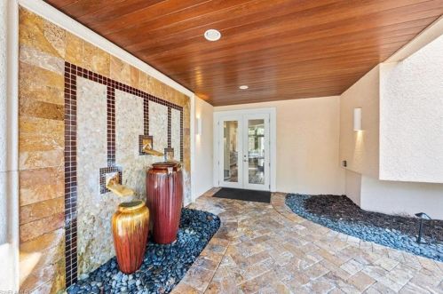 210 Central Ave, Naples, FL 34102-5926