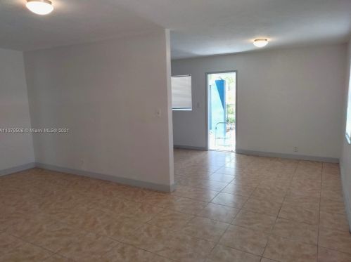 525 1st St, Dania Beach FL  33004-3206 exterior
