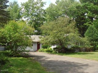 261 Skyboro Rd, South Pownal VT  05261-9346 exterior