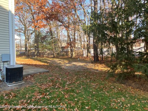 17 Lexington Ct, Holmdel Village NJ  07733-2760 exterior