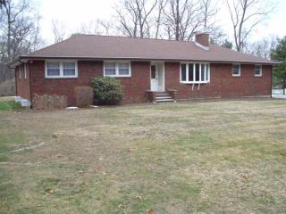 19 Country Club Dr, Schenectady, NY 12148-1211
