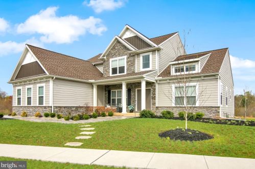 5040 Royal Ave, Harrisburg, PA 17112-3119