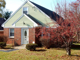 184 Oakwood Ave, Troy, NY 12182-1621