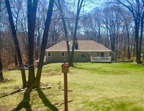 128 Pound Rd, Cumberland RI  02864-2706 exterior