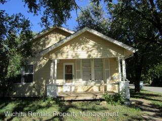 902 Dellrose St, Wichita KS  67208-3440 exterior