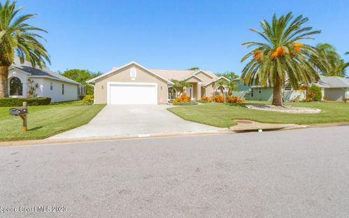 1438 Cypress Trace Dr, Melbourne, FL 32940-1625