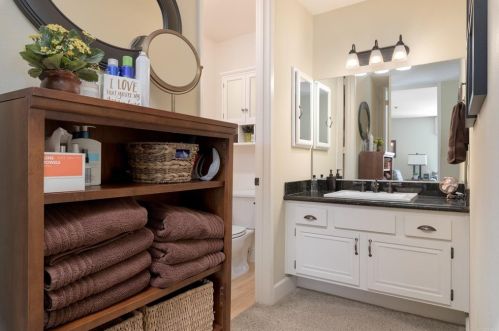 727 Sapphire St, San Diego CA 92109-1021 exterior