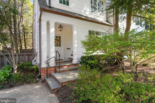 4511 Cathedral Ave, Washington, DC 20016-3564