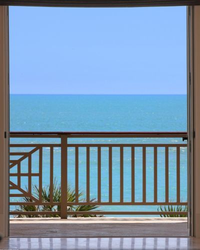 10 Beachside Dr, Vero Beach, FL 32963-9592