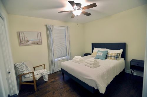 724 Joshua Ln, Lake Geneva WI  53147-4746 exterior