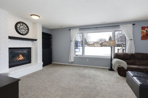 380 Pondview Ln, Chaska MN  55318-2873 exterior