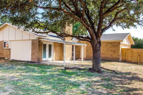 3451 Livingston Ln, Carrollton TX 75007-3212 exterior