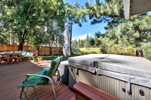 1084 Fairway Ave, South Lake Tahoe CA  96150-8401 exterior