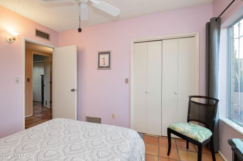 7552 Knollwood Cir, Tucson AZ 85750-2325 exterior