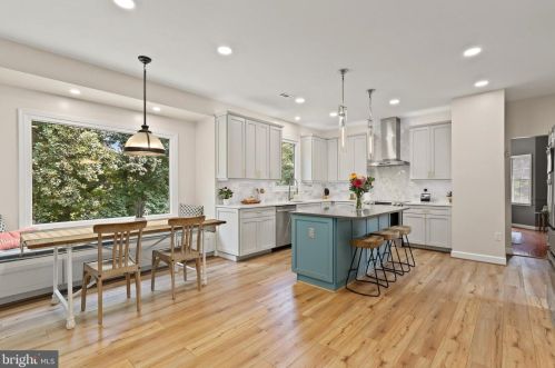 526 Beauregard Dr, Leesburg VA 20175-8924 exterior