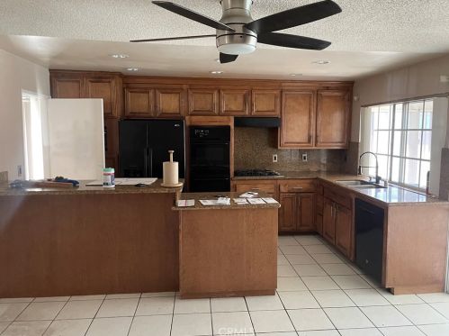 1001 Gladwick St, Long Beach, CA 90746-3822