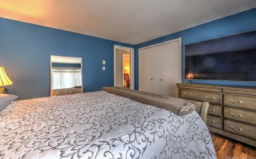 53 Alison Ave, Wallingford CT 06492-3302 exterior