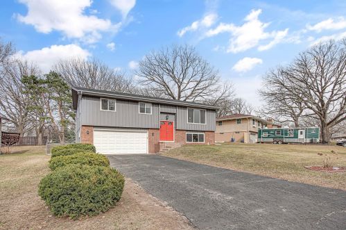 221 Mercury Dr, Minneapolis, MN 55432-4906