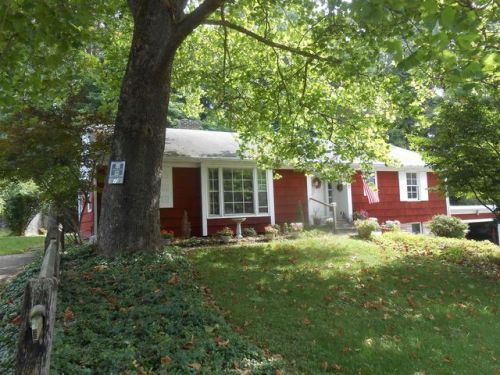 7 Legion Rd, Poughkeepsie, NY 12601-1112
