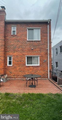 5036 13th St, Washington, DC 20017-2805
