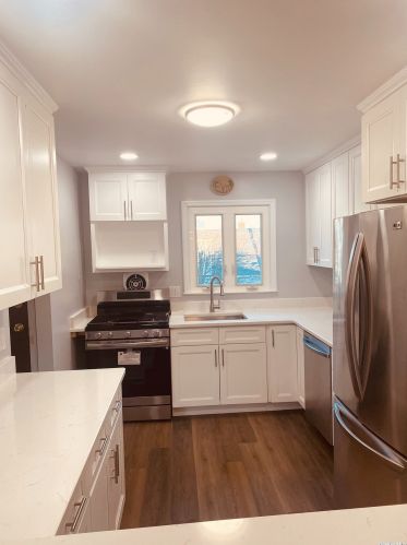 1016 5th Ave, New Hyde Park NY  11040-5533 exterior