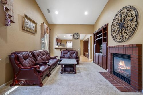 3213 Dewar Ln, Turlock CA  95382-9672 exterior