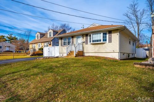 198 Metuchen Ave, Woodbridge, NJ 07095-1228