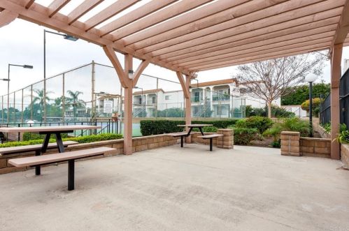 215 Candice Pl, Vista CA  92083-1944 exterior