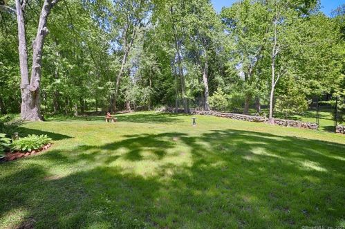56 Juniper Ln, Southport, CT 06890-1062