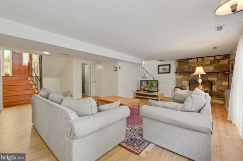 608 Parry Rd, Riverton NJ  08077 exterior