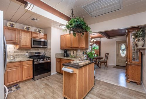 616 Q St, Rio Linda CA  95673-1427 exterior