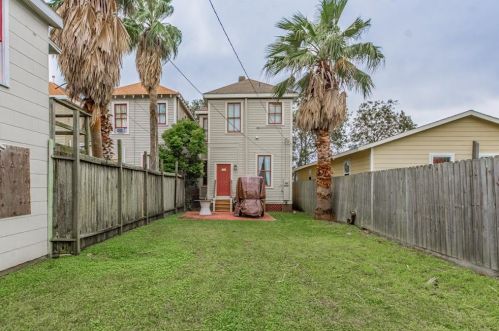 1402 26 St, Galveston TX 77550-7815 exterior