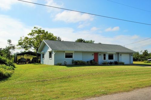 2813 2nd St, Lehigh Acres, FL 33936-1861