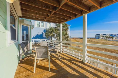 25314 Intrepid Ln, Galveston TX  77554-6612 exterior