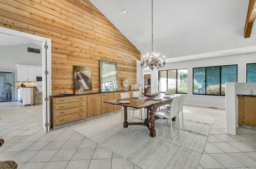 75 Honeysuckle Hill Ln, Bridgeport CT  06612-1145 exterior